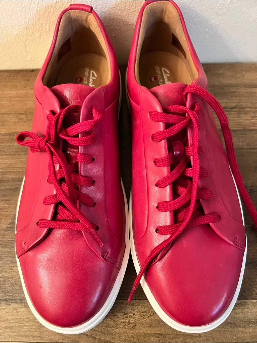 Clarks Unstructured Un Maui Lace Up Premium Leather Sneakers Size 9.5 Raspberry